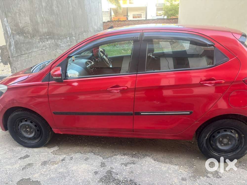 Tata Tiago 2017 Petrol 125000 Km Driven