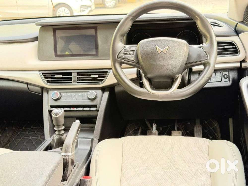 Mahindra Xuv700 2.2 Mx Diesel Mt 5 Str, 2022, Diesel