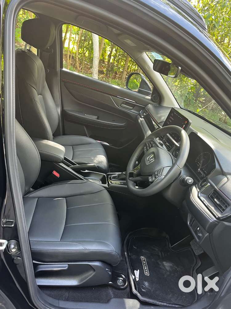 2025 Honda Elevate Zx Cvt  Signature Black Edition  9700 Km