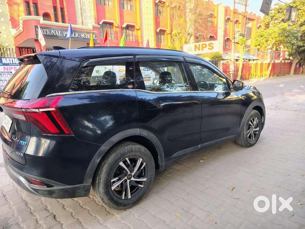 Mahindra Xuv700 2.0 Ax 3 Petrol Mt 5 Str, 2022, Petrol
