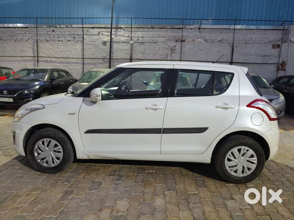 Maruti Suzuki Swift Vvt Vxi, 2016, Petrol