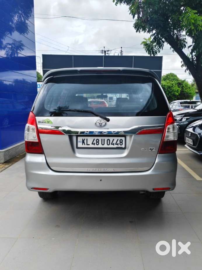 Toyota Innova 2004-2011 2.5 V Diesel 8-seater, 2015, Diesel