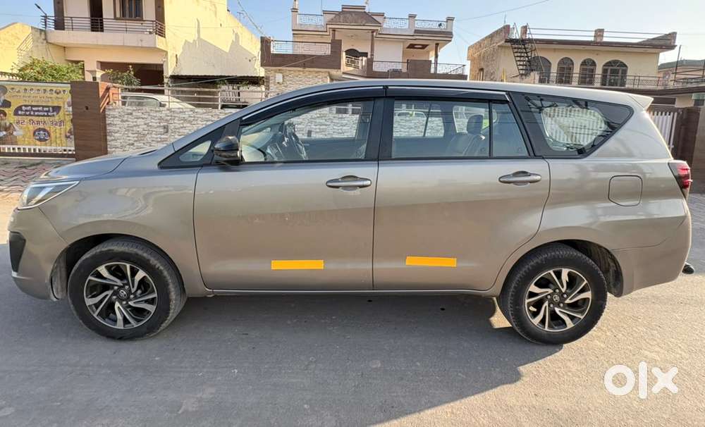 Toyota Innova Crysta 2022 Diesel 105000 Km Driven