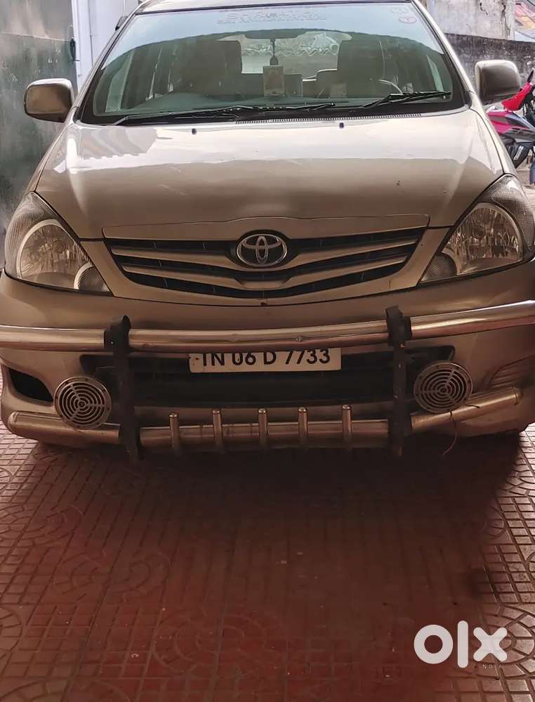 Toyota Innova 2011 Diesel 350000 Km Driven
