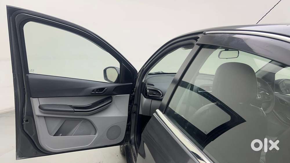 Tata Tiago 1.2 Revotron Xt Option, 2023, Petrol