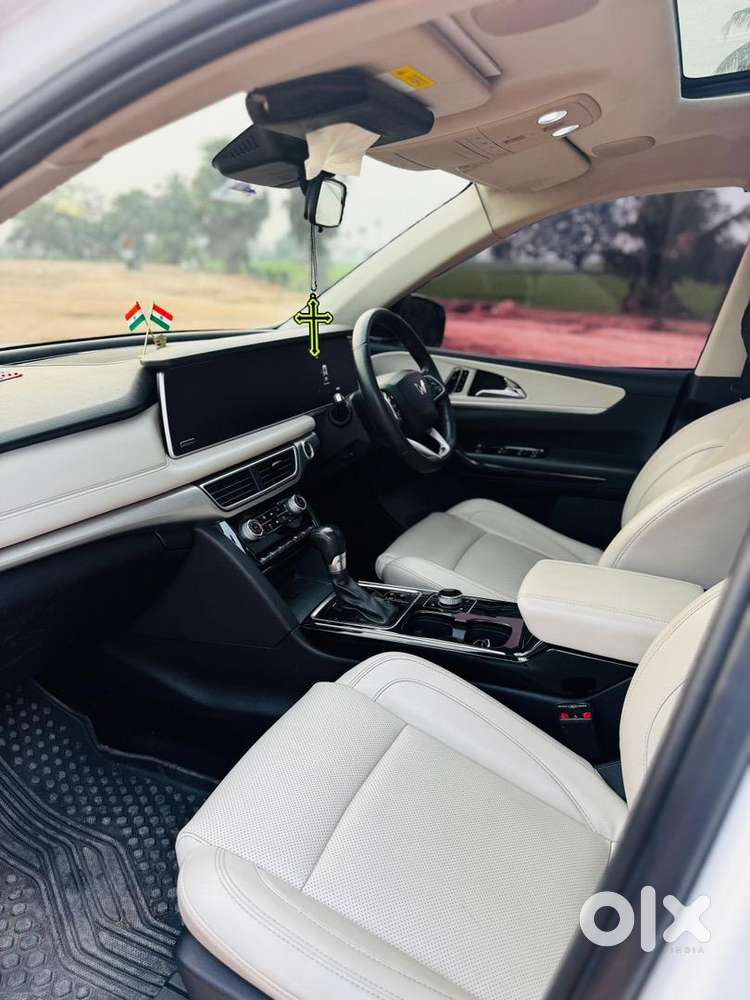 Xuv 700 Ax7 Automatic