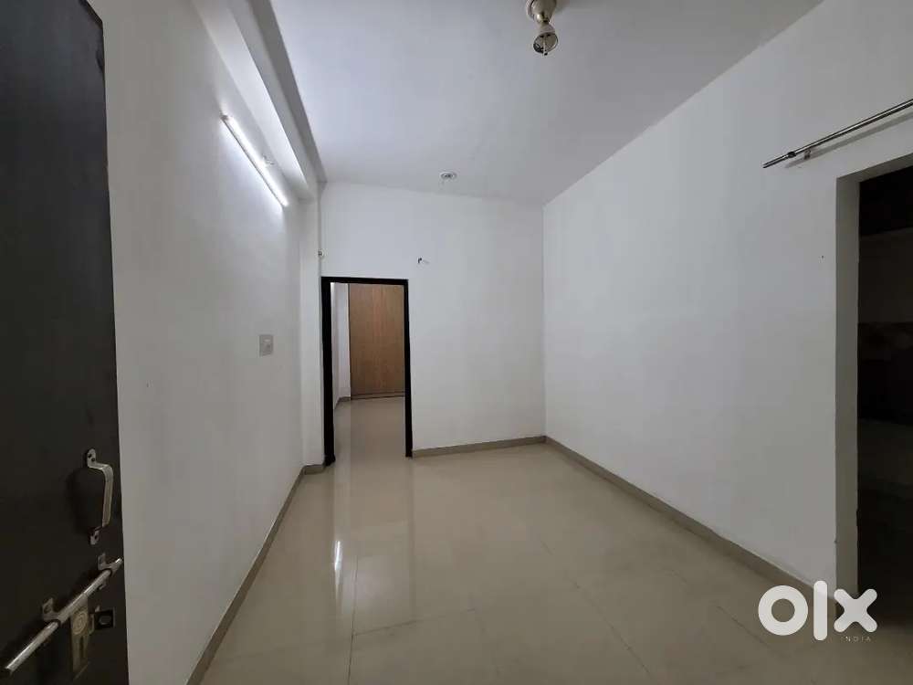 1 bhk flat for rent in kydganj, prayagraj

A well-Maintained, unfurnis