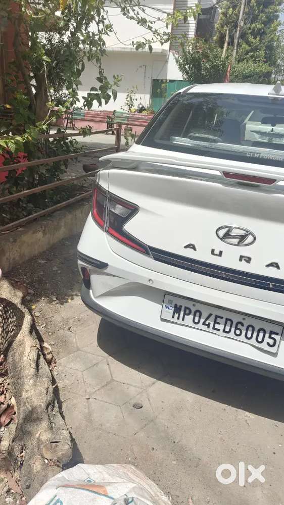 Hyundai Aura 2022 Petrol 41000 Km  Services Centre ,armrest,sunshades