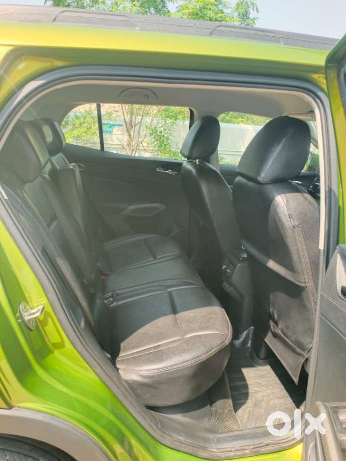 Skoda Kylaq Signature At, 2025, Petrol