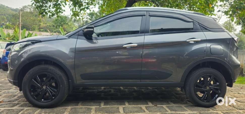 Tata Nexon, 2022, Petrol