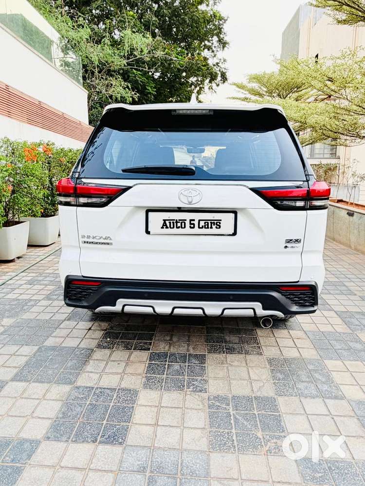 Toyota Innova Hycross 2.0 Zx Hybrid 7 Str, 2025, Petrol