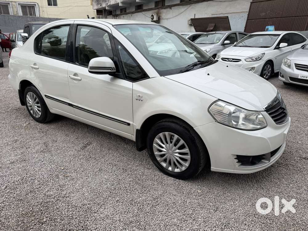 Maruti Suzuki Sx4 Vxi Bsiv, 2013, Petrol