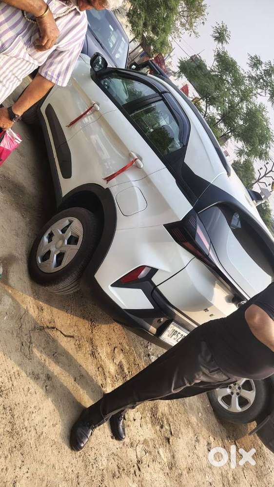 Tata Nexon 1.2 Revotron Xza Plus, 2023, Petrol