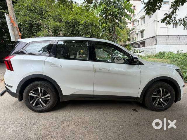 Mahindra Xuv700 Ax5 Diesel Manual 7-seater 2022  Single Owner
