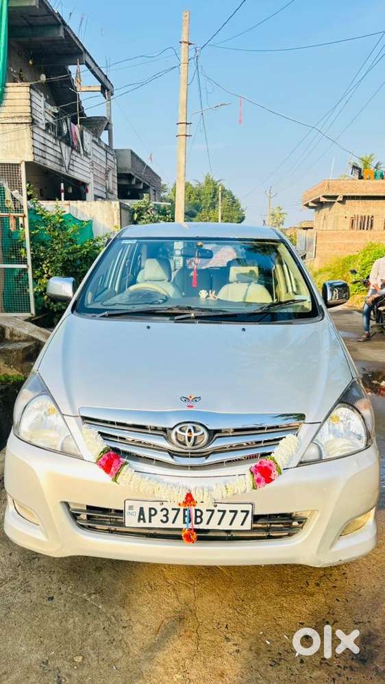 Toyota Innova 2010 Diesel Well Maintained
