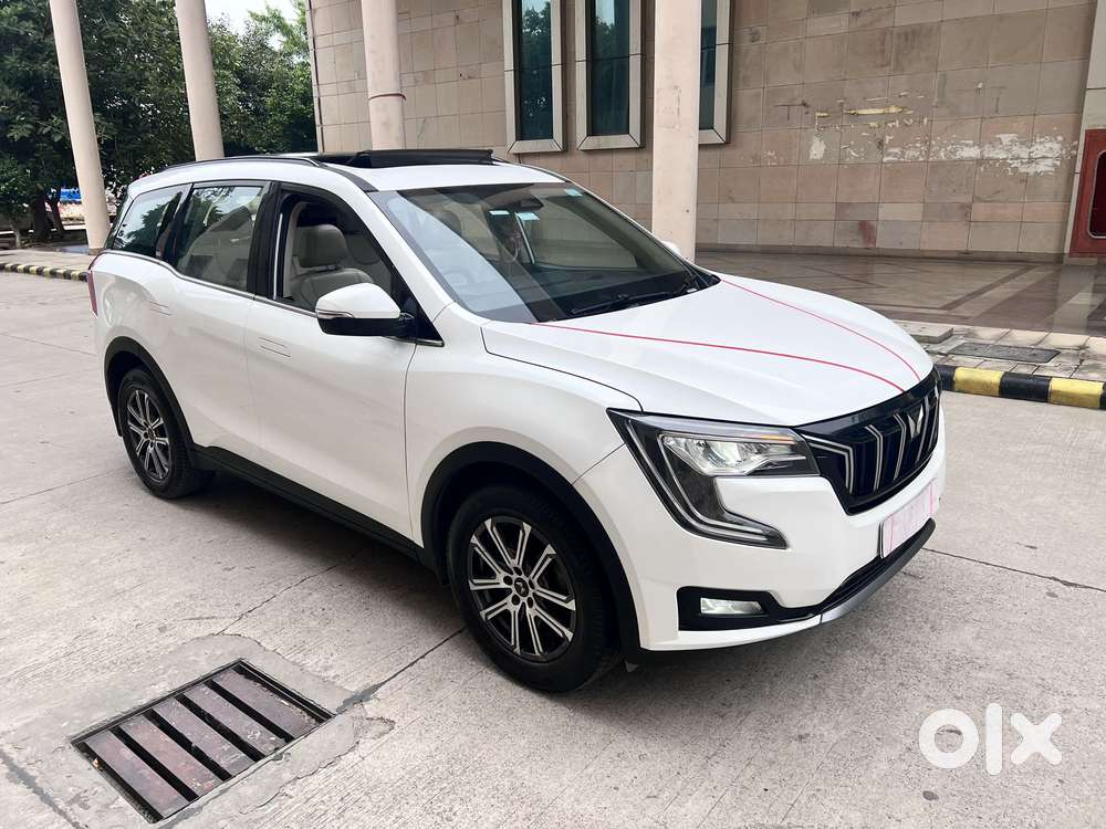 Mahindra Xuv700 2.0 Ax 7 Petrol Mt Str, 2022, Petrol