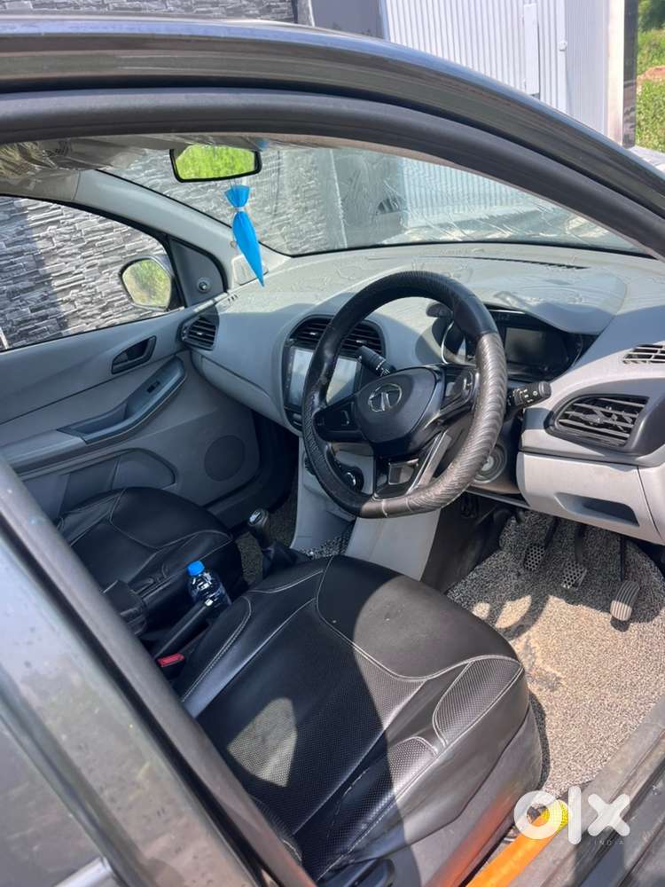 Dr Ki Car Hai Ekdam New Jaisi Feeling Aayegi