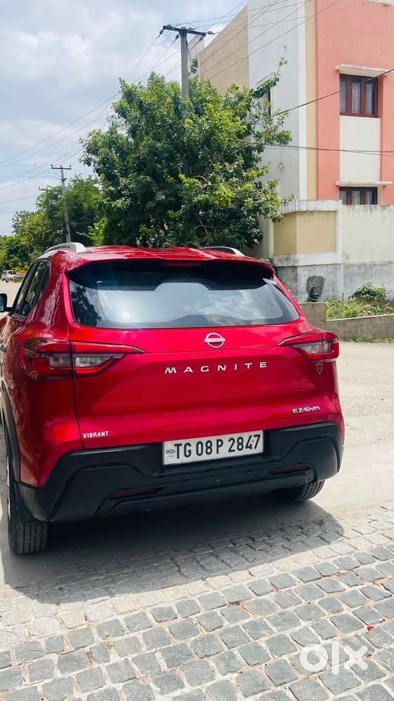 Nissan Magnite Visia Ez-shift (amt) Lady Driven And Well-maintained