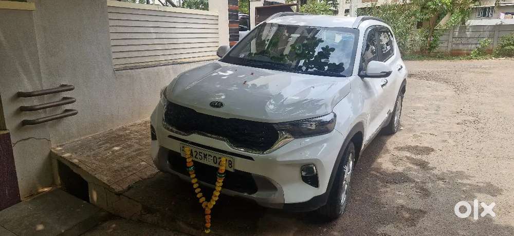 Kia Sonet White Fully Automatic