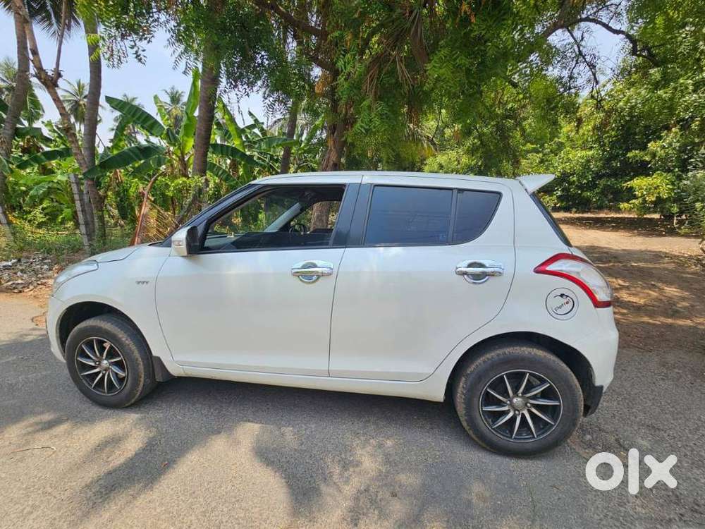 Maruti Suzuki Swift Vxi 1.2 Abs Bs-iv, 2017, Lpg