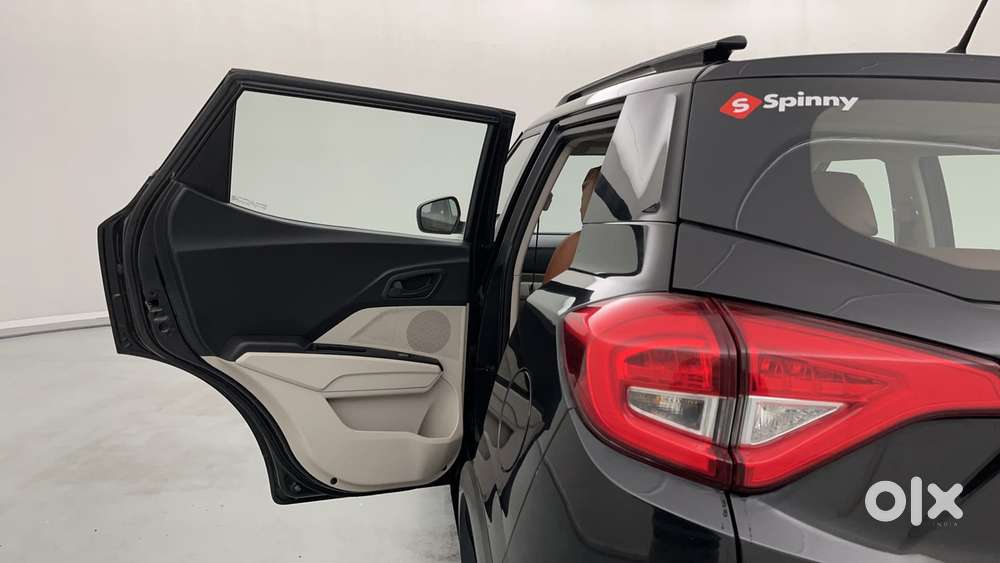 Mahindra Xuv300 W6, 2023, Petrol