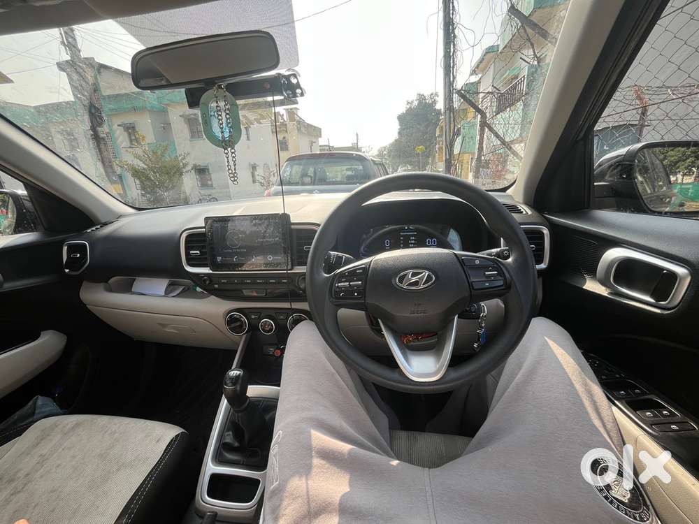 Hyundai Venue Petrol Well Maintained