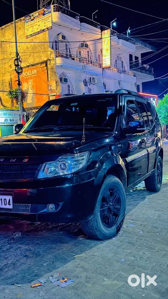 Tata Safari Storme 2015