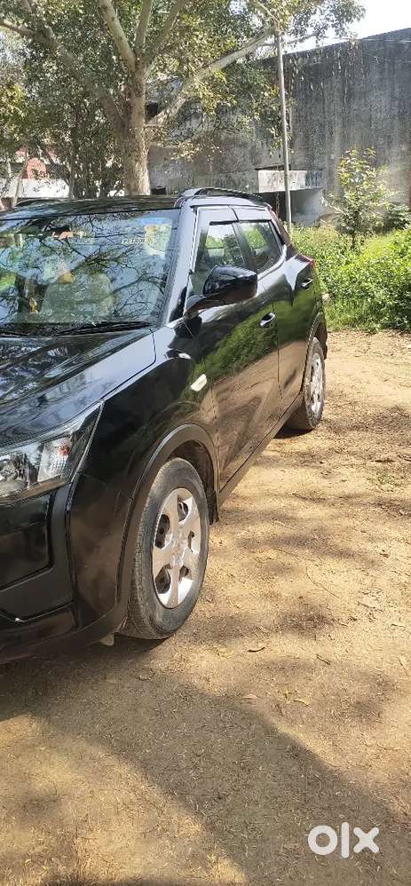 Mahindra Xuv300 W6 Petrol October 2021 Sunroof
