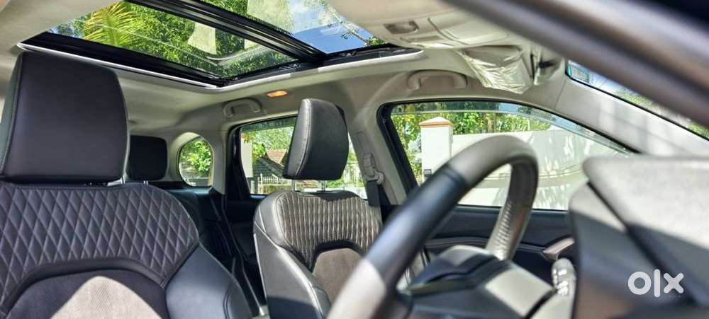 Maruti Suzuki Grand Vitara 1.5 Alpha Plus Intelligent Hybrid Ecvt, 2..