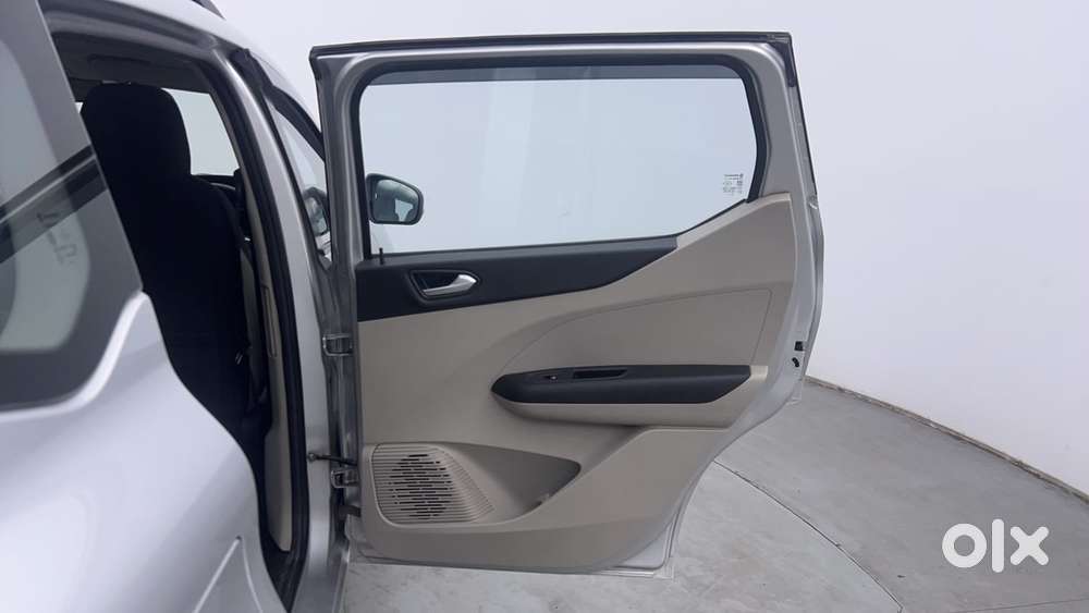 Renault Triber Rxz Easy-r Amt, 2022, Petrol