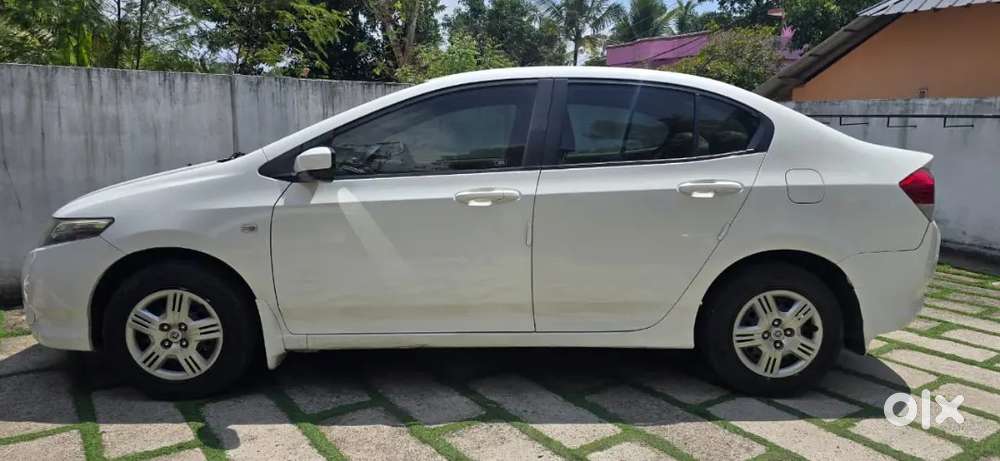 Honda City (s)mt I-vtech (90,000)kms