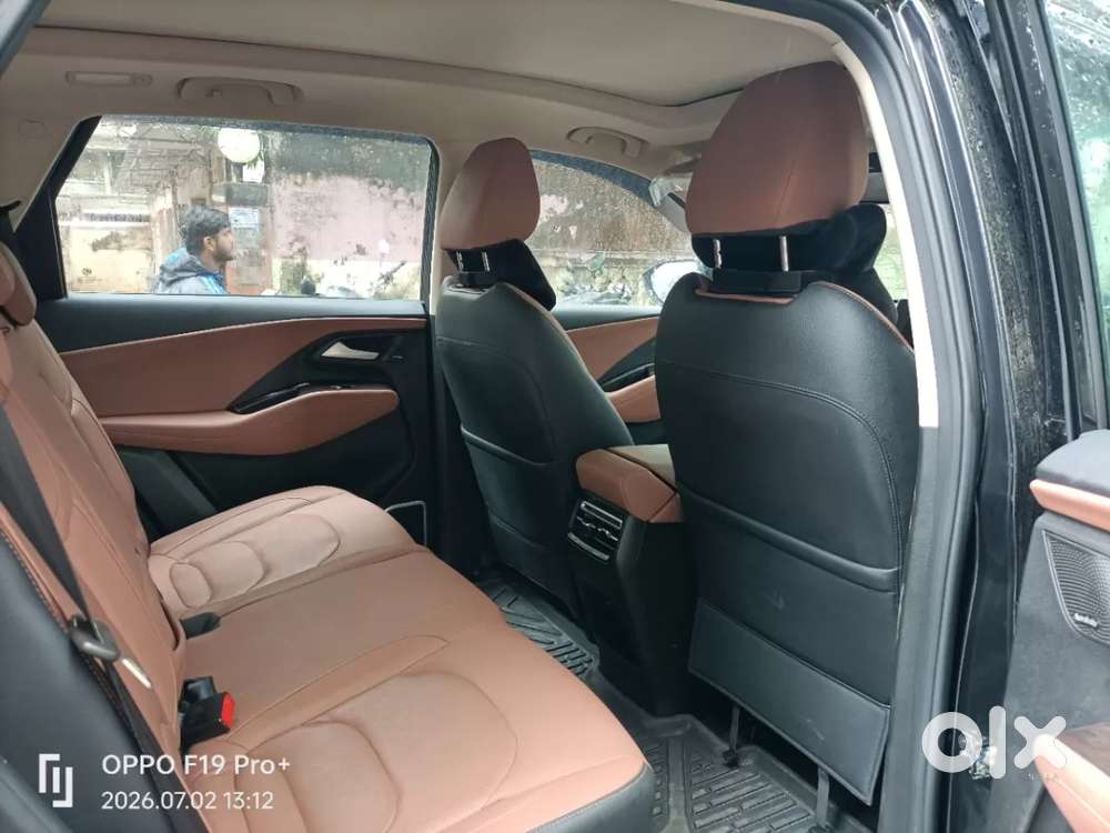 Mg Hector Plus Savvy Pro 1.5 Turbo Petrol Cvt 7 Str, 2025, Petrol