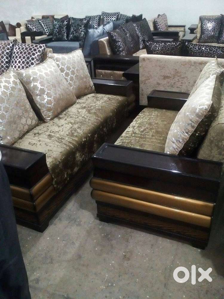 Sofa set with centre table