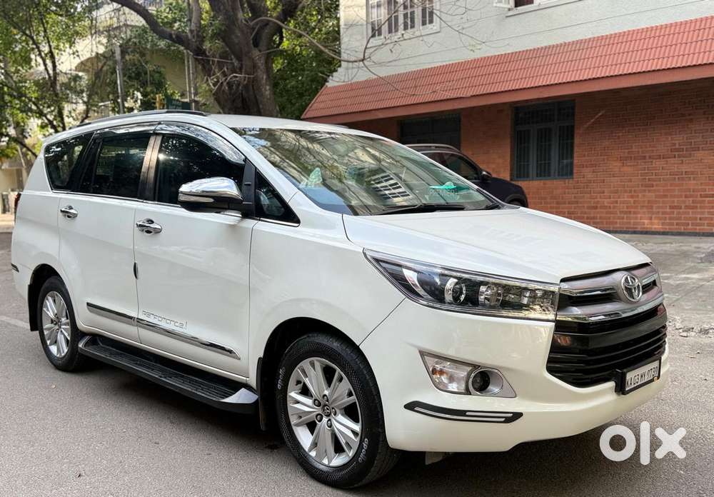 Toyota Innova Crysta 2.8z Automatic, 2016, Diesel