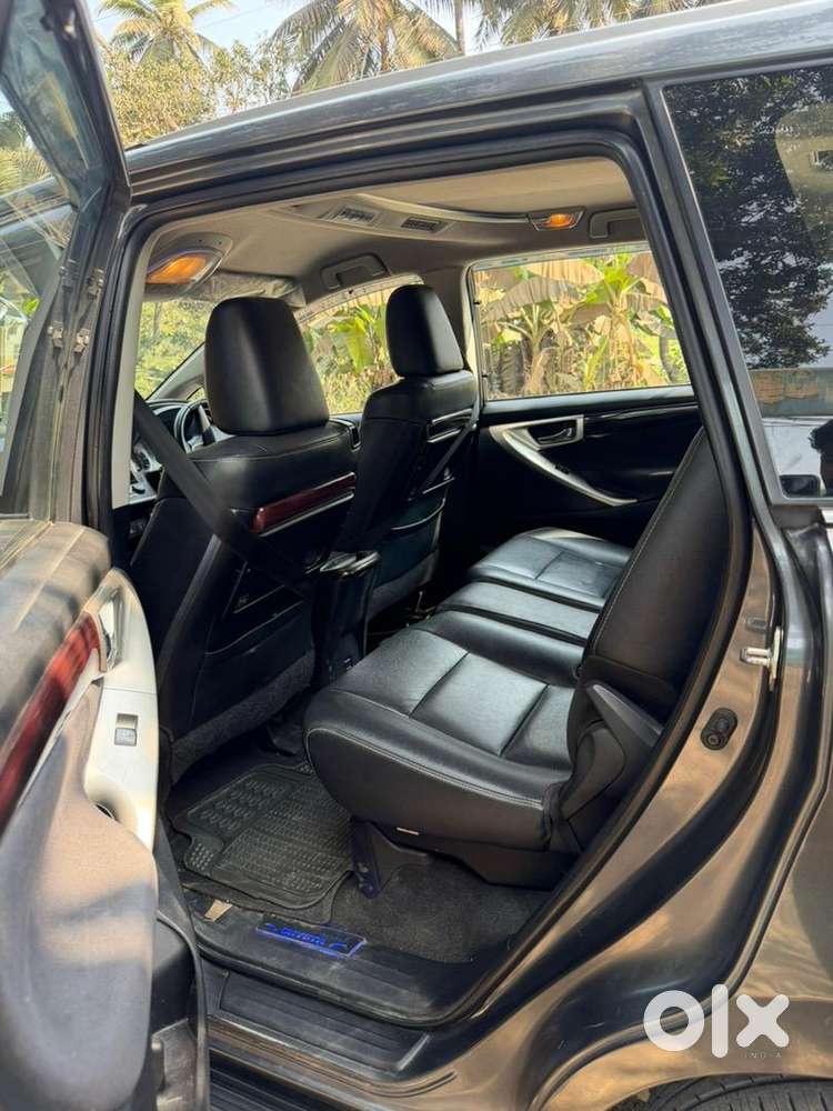 Toyota Innova Crysta 2019