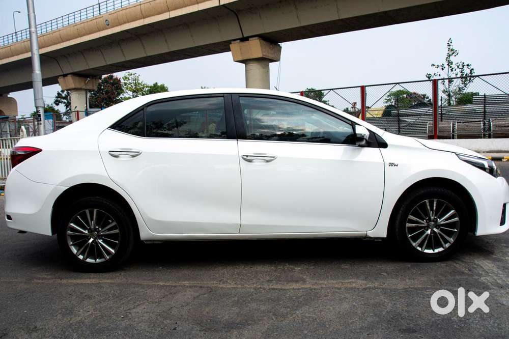 Toyota Corolla Altis 2010-2013 Gl, 2014, Petrol