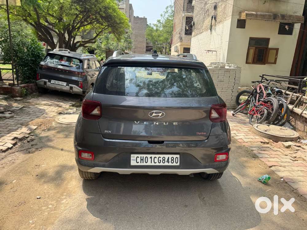Hyundai Venue 2021 Petrol 41000 Km Driven