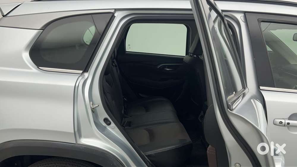 Maruti Suzuki Grand Vitara 1.5 Alpha Smart Hybrid At, 2022, Petrol