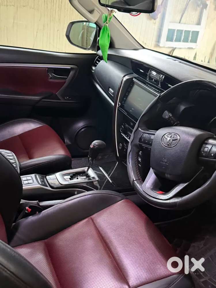 Toyota Fortuner Legender 2021 Suv