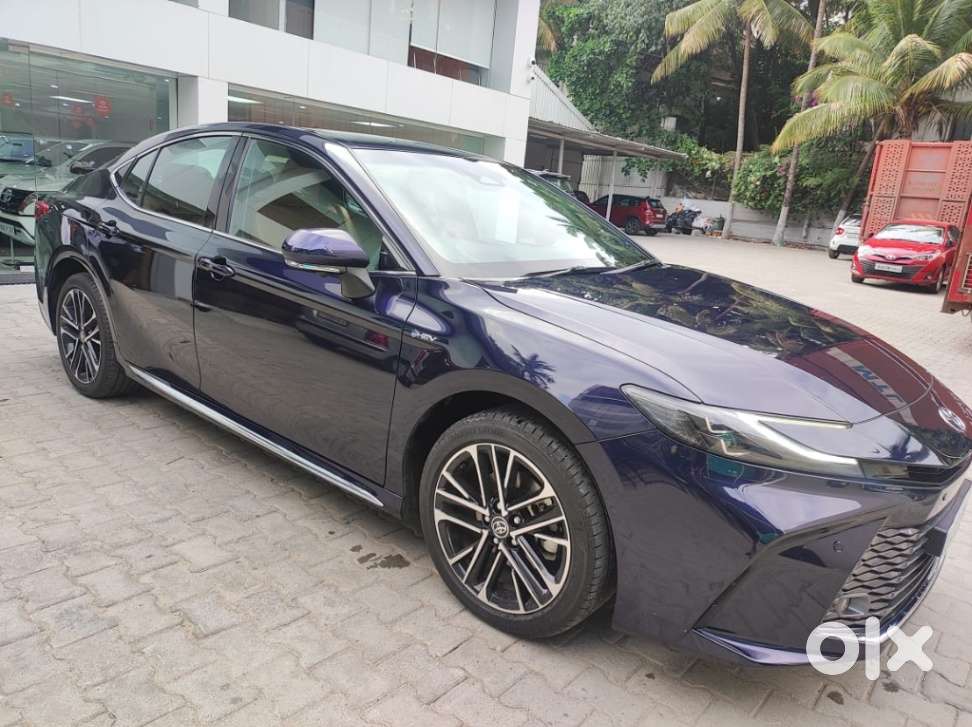 Toyota Camry Hybrid, 2025