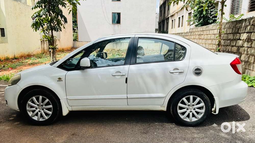 Maruti Suzuki Sx4 Zxi At, 2013, Petrol