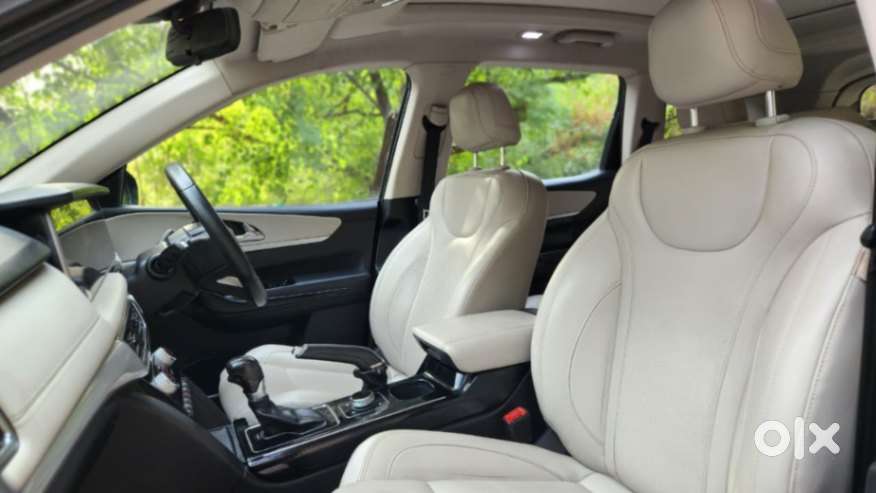 Mahindra Xuv700 2.0 Ax 7 Petrol At Str, 2021, Petrol