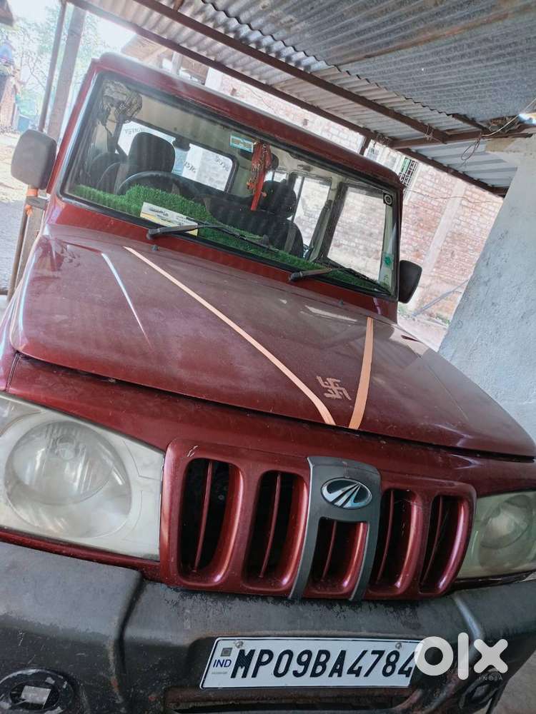 महिंद्रा बोलोरो पावर प्लस 9 प्लस गाड़ी में कोई काम नहीं है चारों टायर