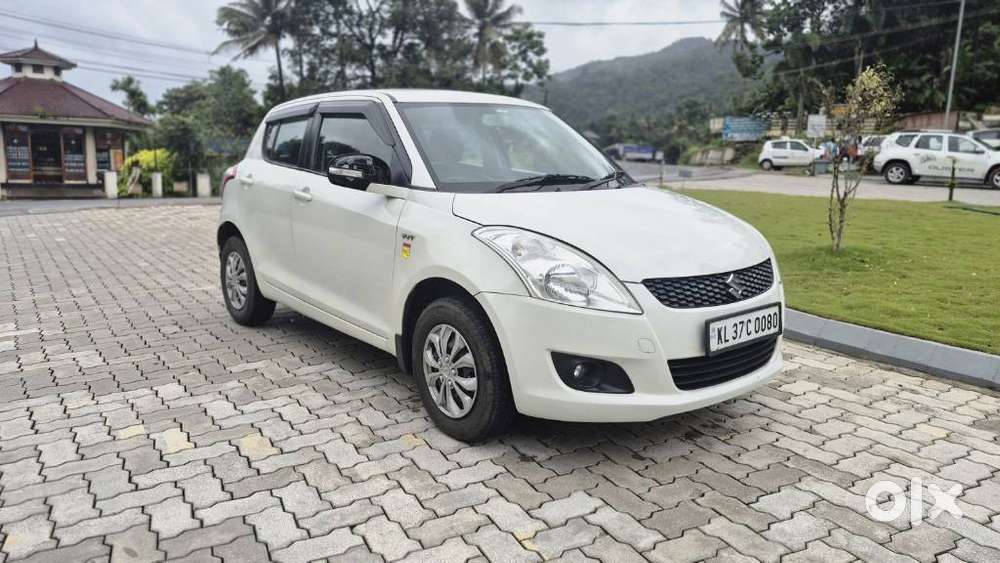 Maruti Suzuki Swift Vxi Optional, 2013, Petrol