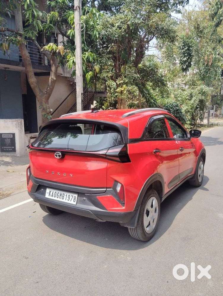 Tata Nexon Smart 1.2 Revotron Petrol 5 Mt, 2023, Petrol
