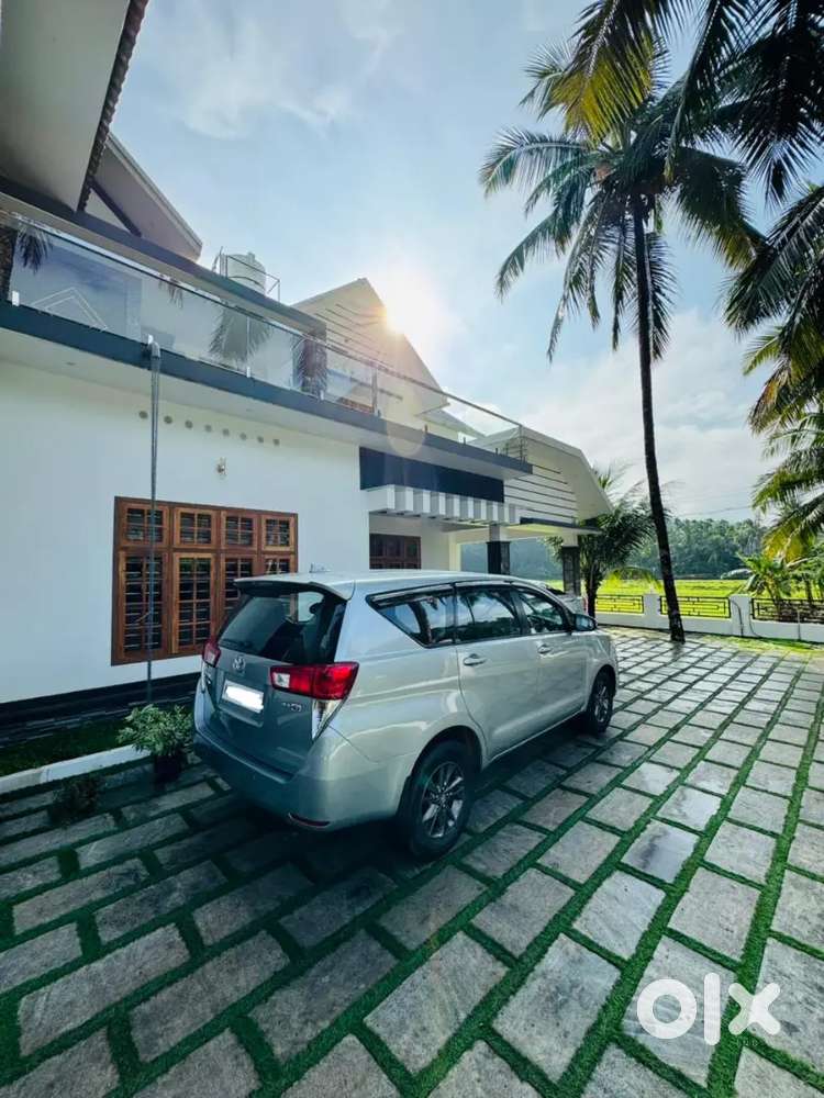 Toyota Innova Crysta 2017 Diesel 170000 Km Driven