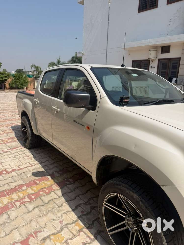 Isuzu Hi-lander 2022 Diesel Well Maintained