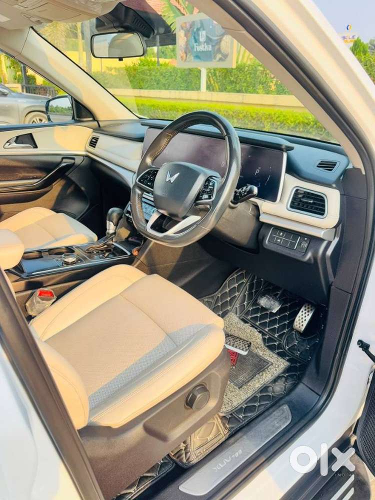 Mahindra Xuv700 2.2 Ax 7 Diesel At Str, 2022, Diesel