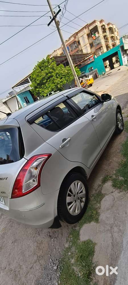 Maruti Suzuki Swift Vvt Zxi, 2015, Petrol