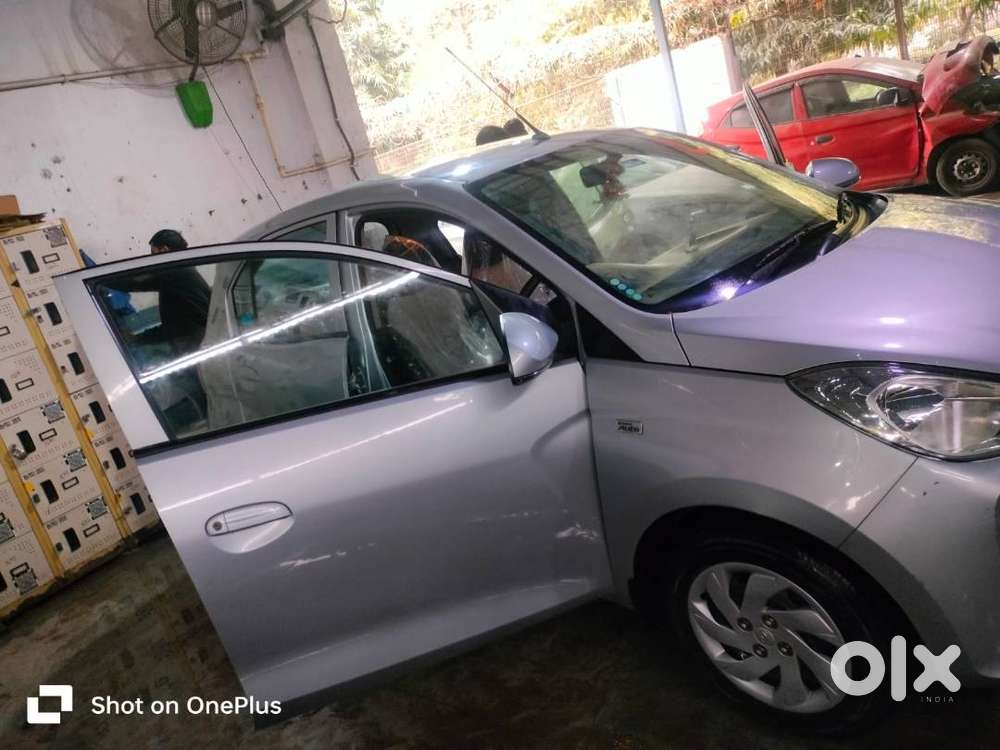 Hyundai Sportz Top Model Typhoon Silver Feb 2022